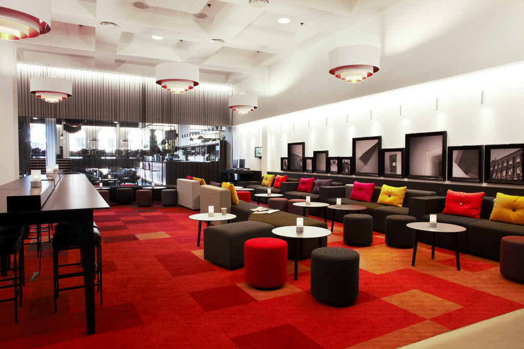 Kuvaoikeudet:: Mads Armgaard/ Graae/ Armgaard & Bangsbo Photography Scandic Aarhus City, lobby, foyer, sofa, relax area